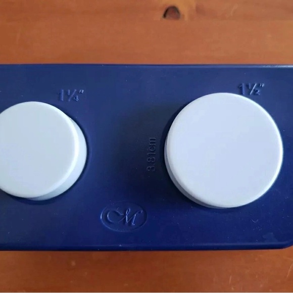 Creative Memories Paper Punch Cutter Scalloped Square & Circle Lot of 2 - Picture 2 of 7